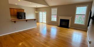 4 Bedroom, 3 Bath Duplex in CrossKeys! Gallery 15