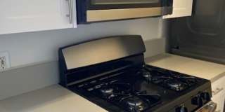 Available Now!! 1 Bedroom 1 Bathroom Back Unit Gallery 4