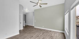 Charming 2 bedroom 2 bathroom townhome Gallery 7