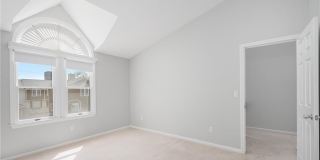 25 Miles Avenue Gallery 17
