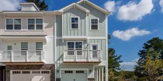 Room in 4 Bedroom Townhome at Chattering Lory Ln Gallery 1