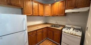 Nice 1 Bed w/Dining Room and Newer Kitchen and Bath at Roger's Glenwood District Gallery 21
