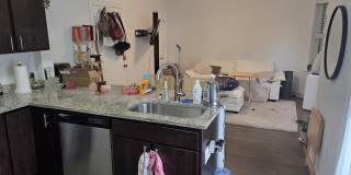 6914 N Wayne Ave Gallery 2