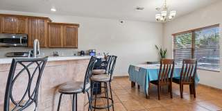 4 Bedroom Home with Solar Panels: MOVE-IN SPECIAL Gallery 9