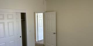4 Bedroom, 2 Bath, 1992 Square Foot Home Gallery 20