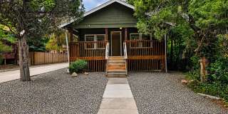 4 bed, 2 bath House On The Hill! Gallery 1