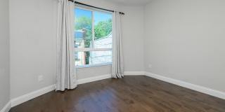 1439 N NEWKIRK Street Gallery 19