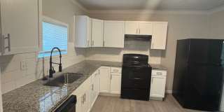RENT SPECIAL- Free 65" TV At Move In- Spacious 3 Bed, 2 Bath Home in Prime Kansas City Location Near Plaza & Brookside RENT SPECIAL- Free 65" TV At Move In- Spacious 3 Bed, 2 Bath Home in Prime Kansas City Location Near Plaza & Brookside Gallery 5