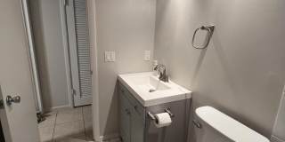 31 WESTBURY B Circle Gallery 9