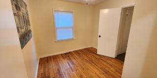 Beautiful remodeled 3BR, 1.5 Bth with garage and fenced backyard with newer stainless appliances Gallery 27