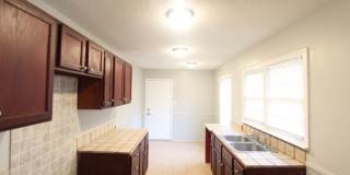 3 Bedroom, 1.5 Bath! New on the Market and Newly Renovated! Better Hurry!! Gallery 6