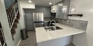 810 W Lambert Gallery 1