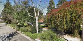 Beautiful, spacious 1-bdr with new windows, great wood floors, and lots of storage space Gallery 15