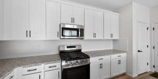 Spacious 4BR House with Beautiful Mountain Views! Gallery 6