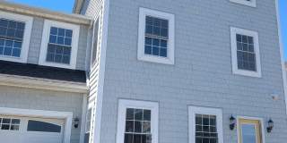200 W MARKET Street Gallery 1