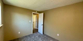 Pet-Friendly 4 Bedroom Home with Fenced Yard & Air Conditioning Gallery 33