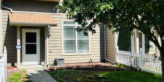 Spacious Townhome, Close to Fort Riley! Gallery 1