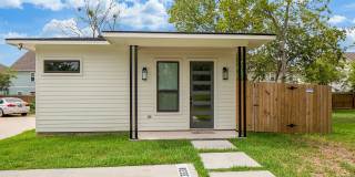 Available Now!! Gorgeous 1 Bed, 1 Bath in the Heart of College Station!! Gallery 1