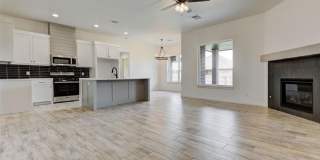 Beautiful! 4-Bed Home in Mustang Gallery 9