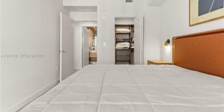 11 NE 6th St Gallery 7