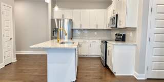 2 Bed, 2 Bath Condo with Garage Close to Downtown Franklin Gallery 6