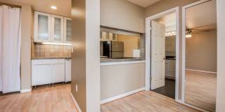 Redmond Condo with 2 Parking Spaces Included Gallery 6