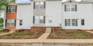 Charming 3BR/2.5BA Townhome Available Now Gallery 1