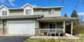 Lovely 3BR/3BA Otsego End Unit Townhome Available June! Gallery 1