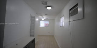 4521 SW 5th Ter Gallery 1