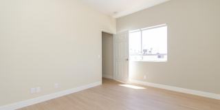 1228-1230 Wellesley Gallery 29