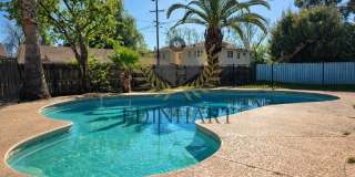 1105 North College Avenue Gallery 22