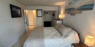 Fully furnished 1 bedroom w/ parking near Hawaii Convention Center, Ala Moana Shopping Center and Beach Park! Gallery 13