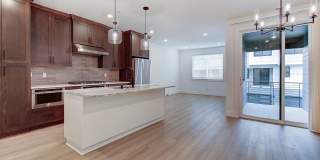 Luxury Upgraded Executive Townhome | 4 Bed | 3 Bath in Prime Camas School District Gallery 1