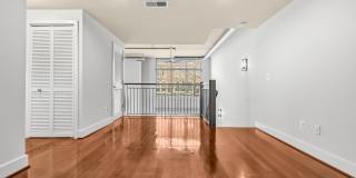 520 JOHN CARLYLE Street Gallery 31