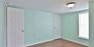 2428 Maple Street Gallery 16