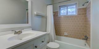 1915 Sussex | Townhouse | 2 Bedroom 1.5 Bath | 07/16/2026 Gallery 4