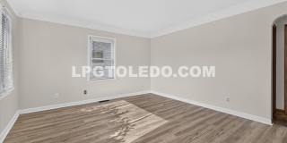 1525 Akron St. Gallery 5