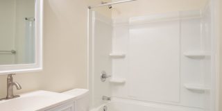 Updated 4BR House with 2 full baths and yard! Gallery 20