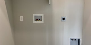 402 Red Robin St Gallery 9