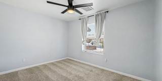 3 bed/2 bath Mesa home with a pool Gallery 24