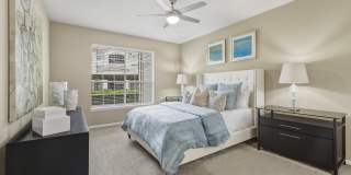 Village on the Parkway Apartments Gallery 16