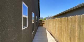 Immaculate like New Home in the gated Windmills at Tule Heights! Gallery 39