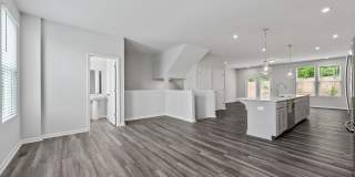 BRAND NEW Townhome located in Westside Bend! MUST SEE! Gallery 4