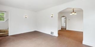 $1250 3 bedroom bungalow Gallery 4