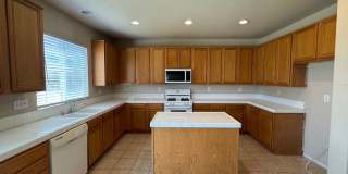 Spacious SW Bakersfield Home! Gallery 5