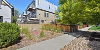 3 Bedroom Townhome in Denver Gallery 1