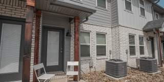 2 bedroom 2.5 bath home located in Fayetteville, AR Gallery 18