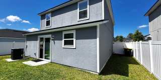 Charming, newer construction, 3 bedroom 2.5 bath home with Fenced In Yard and 2 car garage! Pest control included Gallery 26