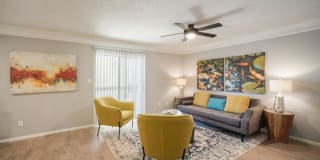 Summit at Hyde Park Apartments Gallery 1