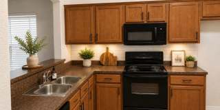 3/2/2 Fort Worth Side of Granbury - Gemstone Estates Gallery 8